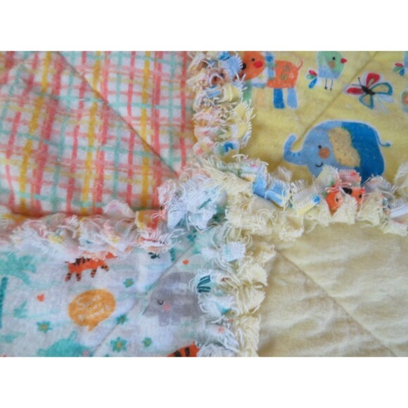 Flannel Rag Quilt With Batting 43 x 43, Jungle Animals, Giraffes, Elephants Baby - Picture 7 of 14